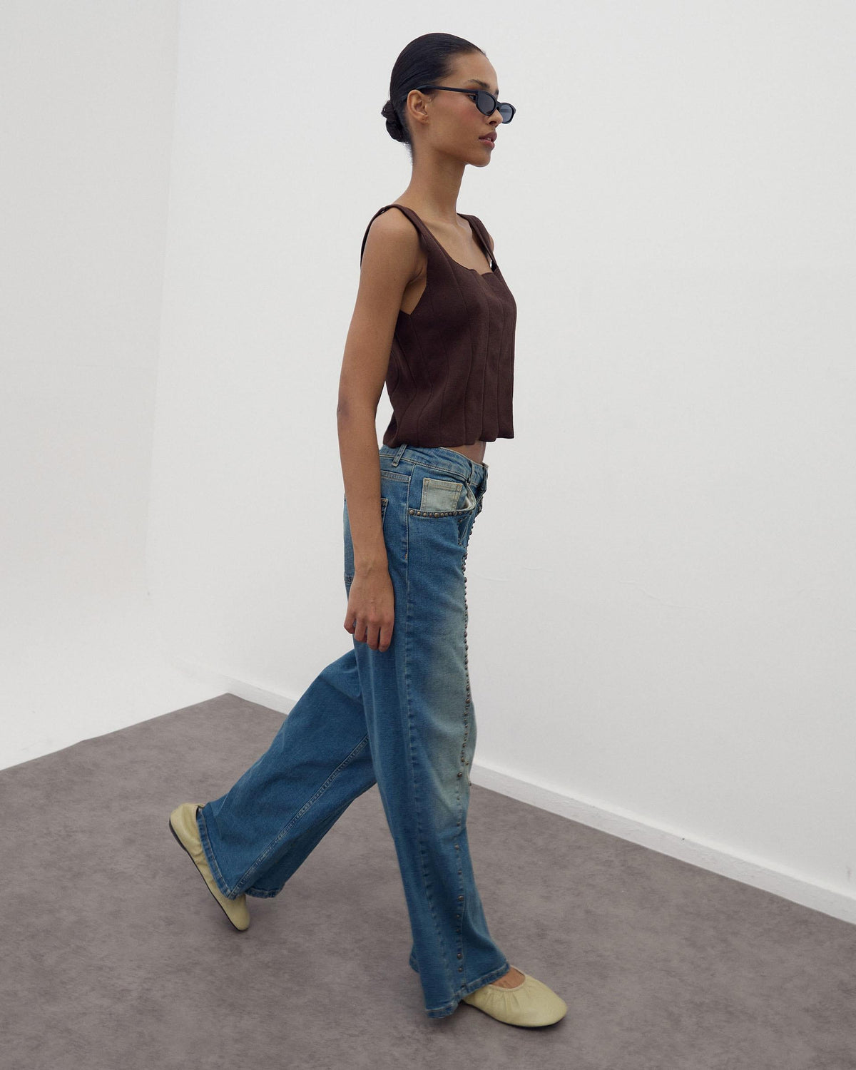 JEANS TACHUELAS COSTURAS