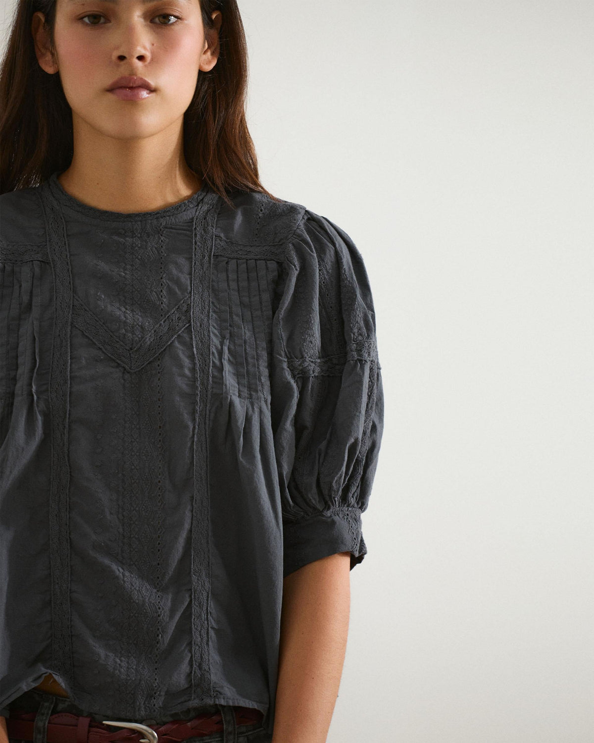 BLUSA MANGA FRANCESA PUNTILLAS JARETAS