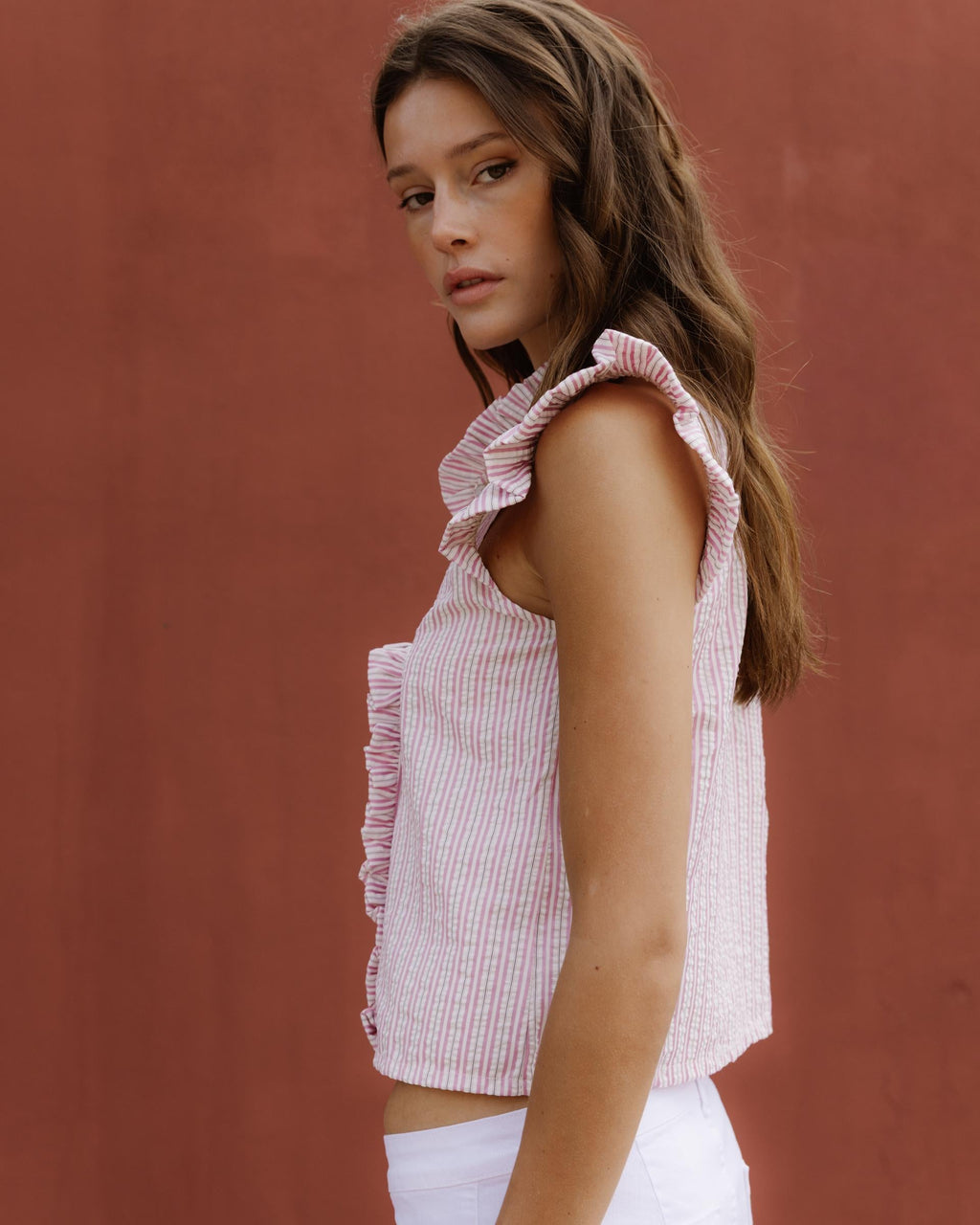 BLUSA SIN MANGAS VOLANTES RAYAS