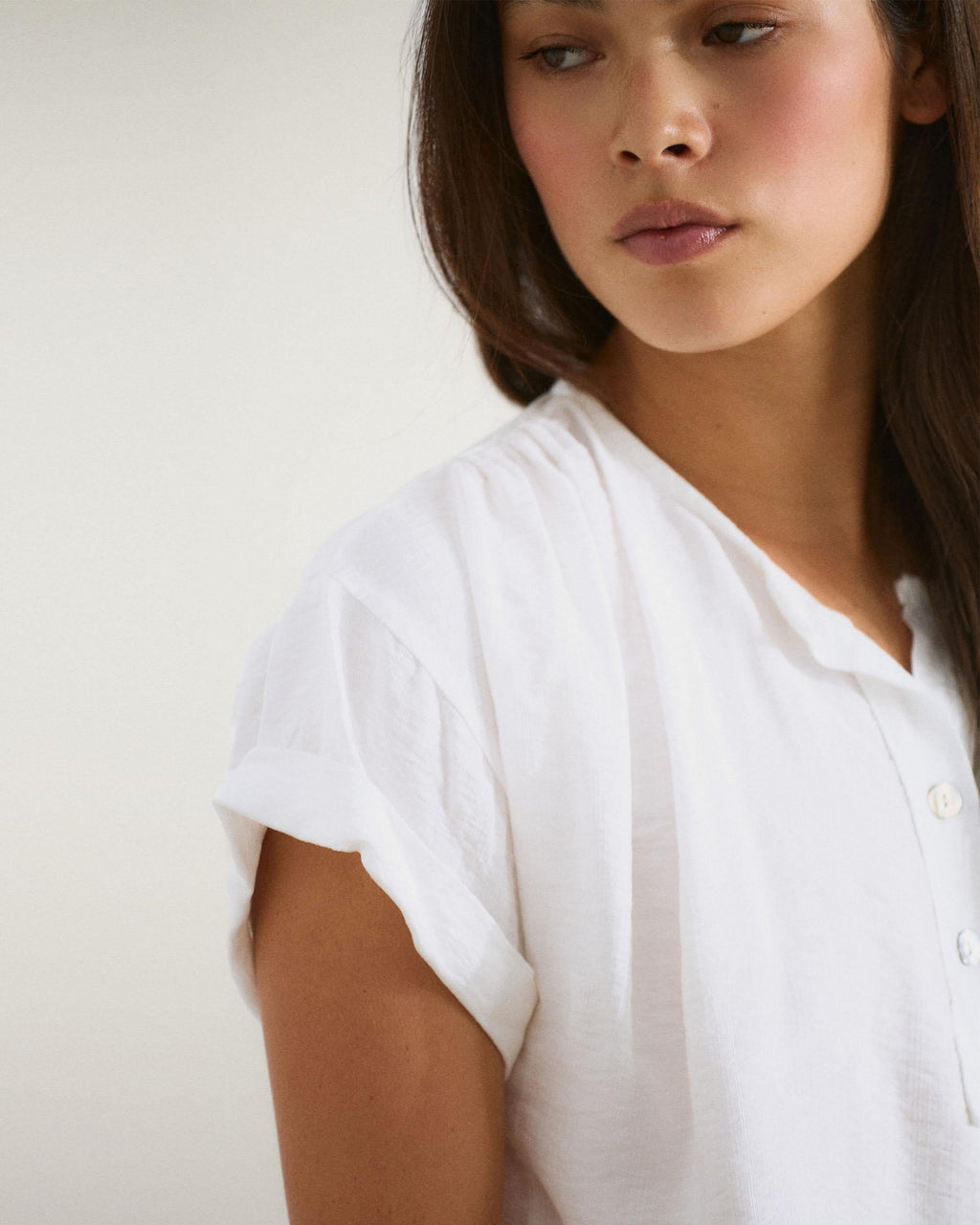 BLUSA FLUIDA ESCOTE EN V BOTONES