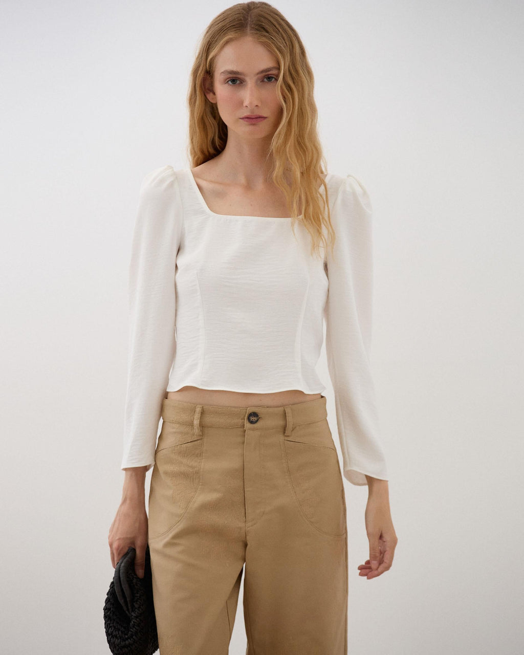BLUSA ESCOTE CUADRADO
