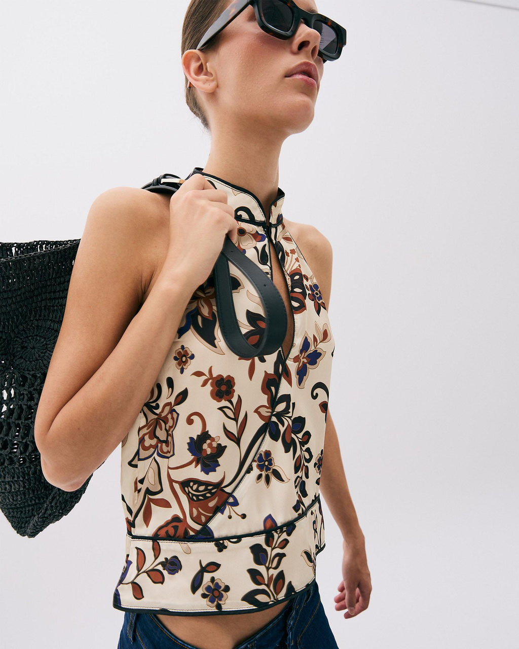 TOP CUELLO SUBIDO LAGRIMA ESTAMPADO FLORAL