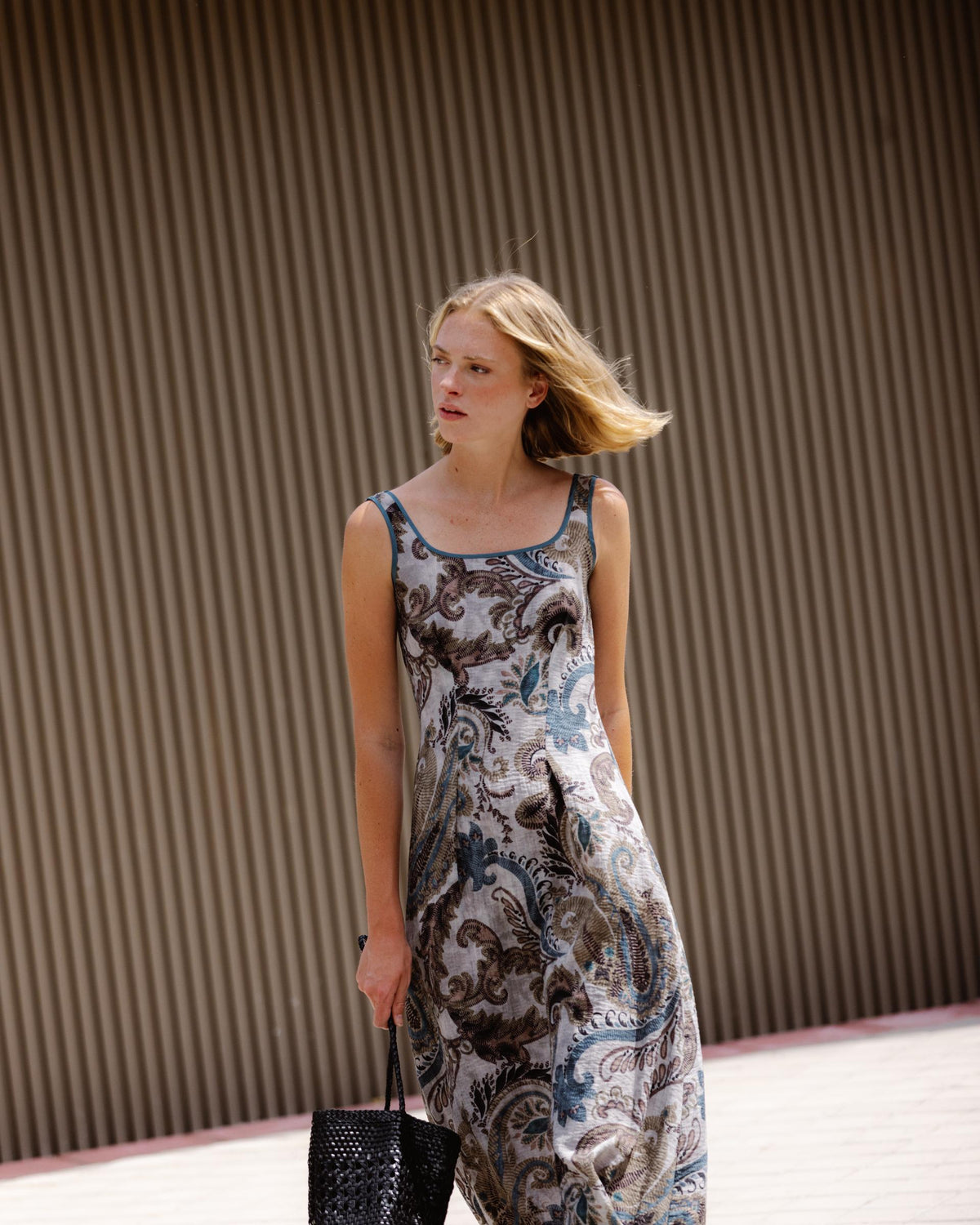 VESTIDO TIRANTES ESTAMPADO RIBETE