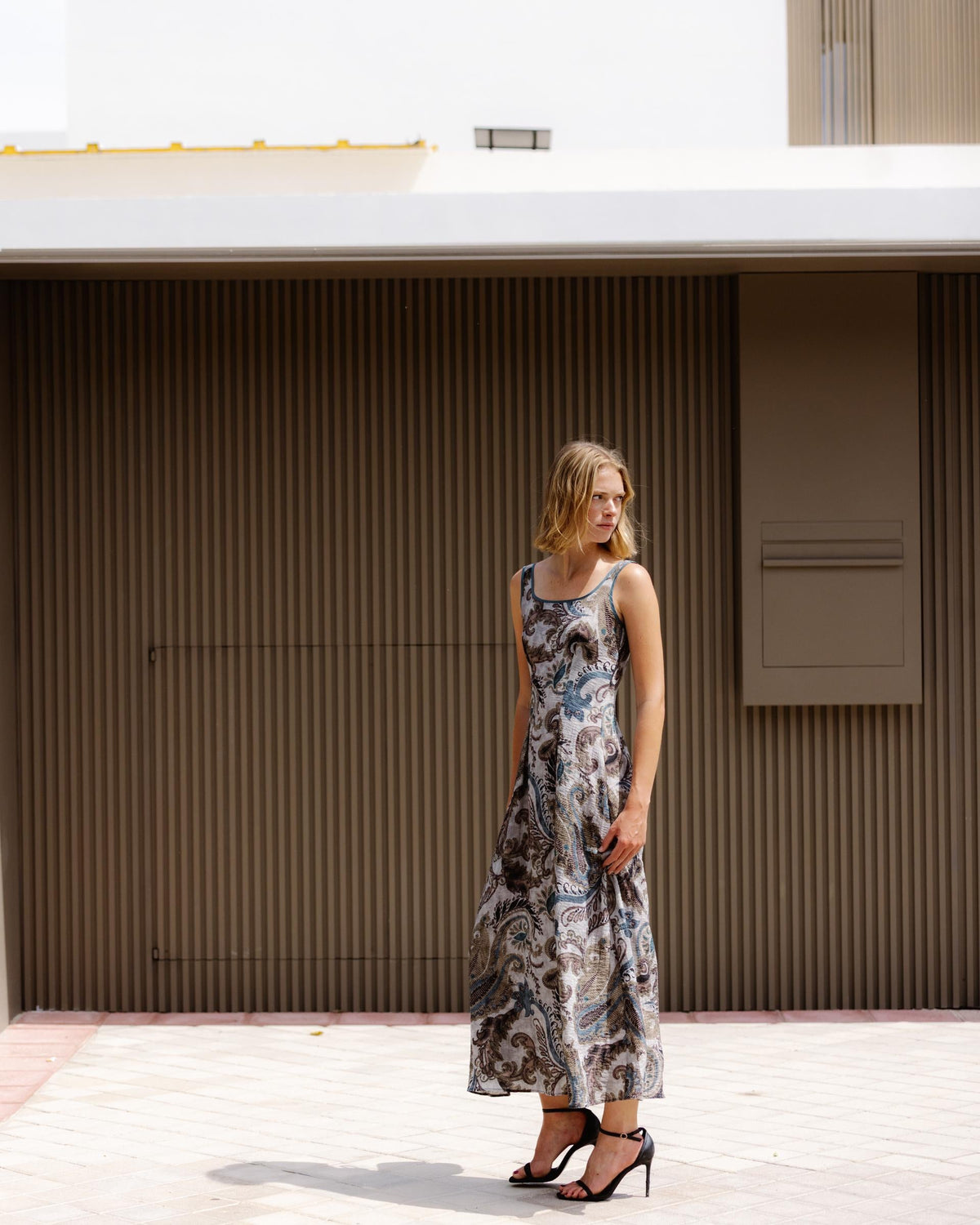 VESTIDO TIRANTES ESTAMPADO RIBETE