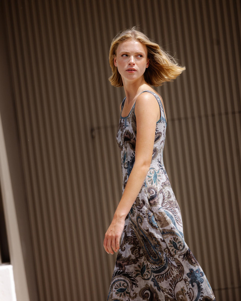 VESTIDO TIRANTES ESTAMPADO RIBETE